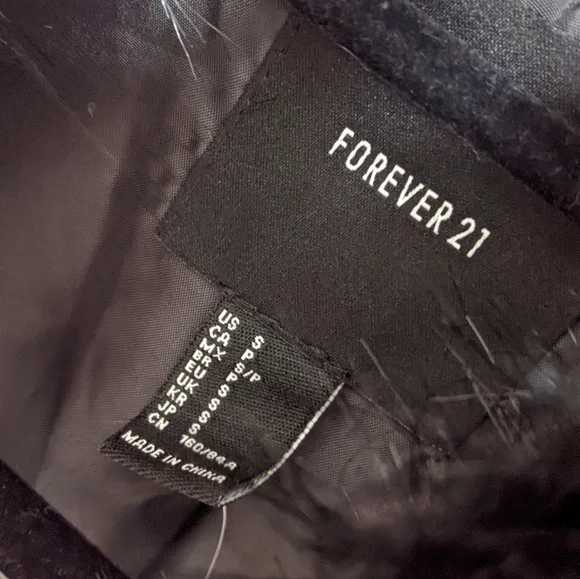 Black Faux fur Vest SMALL - Picture 3 of 6